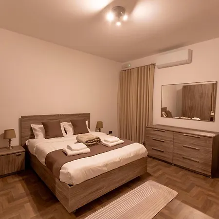 Galileo - Seafront Luxury Apartment Sliema