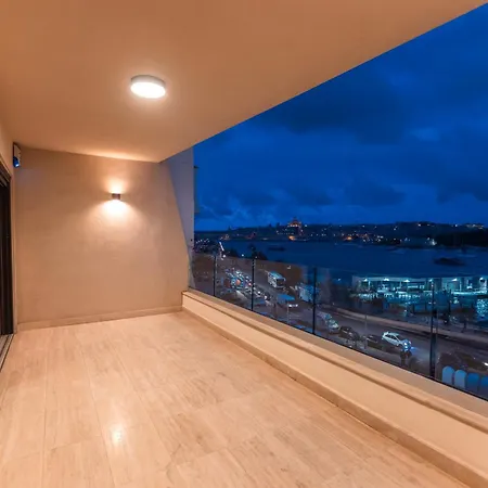 Galileo - Seafront Luxury شقة *