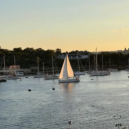 Galileo - Modern Seafront Apartment-sliema Ferries *