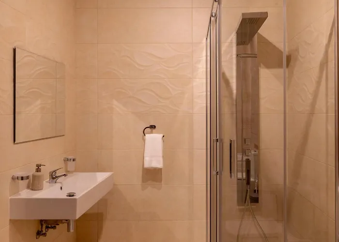 Galileo - Modern Seafront Apartment-prime Location *