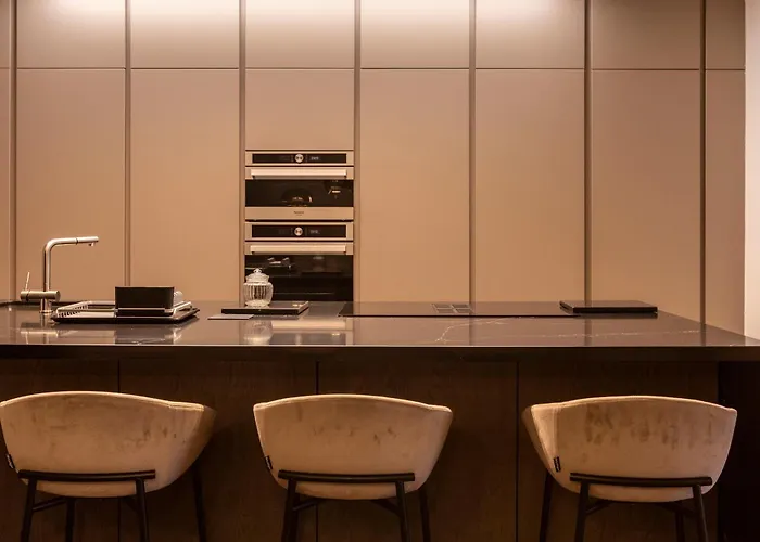 Galileo - Modern Seafront Apartment-prime Location