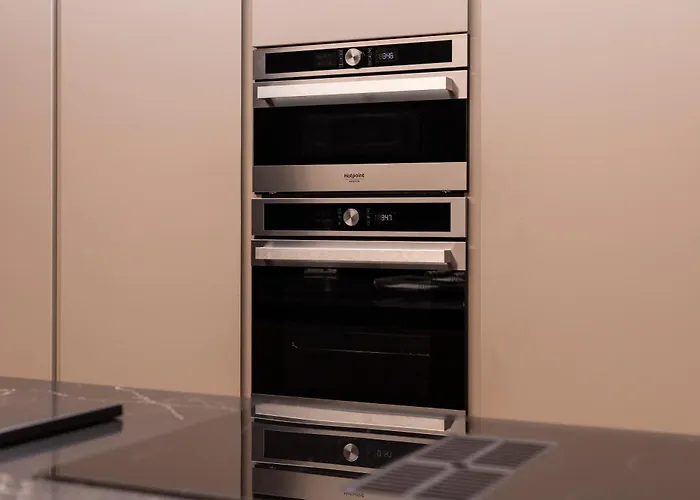 Galileo - Modern Seafront Apartment-prime Location Apartament *