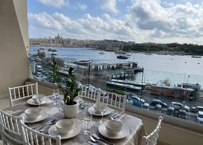 Galileo - Modern Seafront Apartment-prime Location