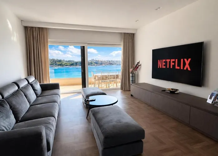 Apartment Galileo - Modern Seafront Apartment-prime Location Sliema