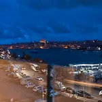 Apartment Galileo - Modern Seafront Apartment-prime Location Sliema
