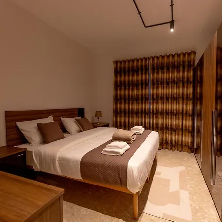 Galileo - Seafront Luxury Apartment