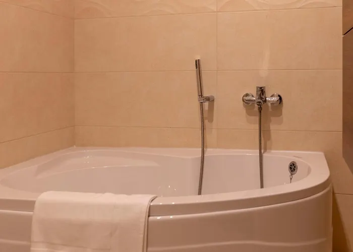 Galileo - Modern Seafront Apartment-prime Location Apartamento *