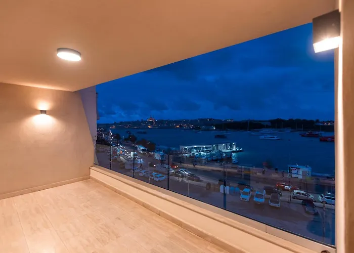 Galileo - Modern Seafront Apartment-prime Location *